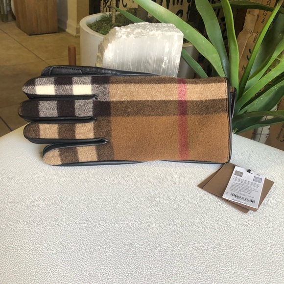 BURBERRY Gabriel Check Icon Stripe Gloves Size 8.5(M). ASKING PRICE IS FIRM!!!! - Picture 6 of 11